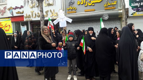 گلستانی از غرور در سملقان؛ موج حضور مردم در جشن انقلاب