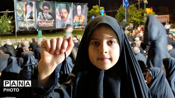 دهه نودی های پای انقلاب