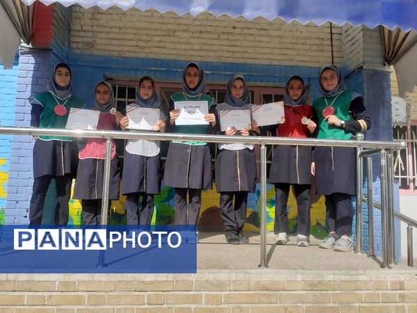 مسابقات ورزشی در دبیرستان عطیه ۲ شهرستان ملارد