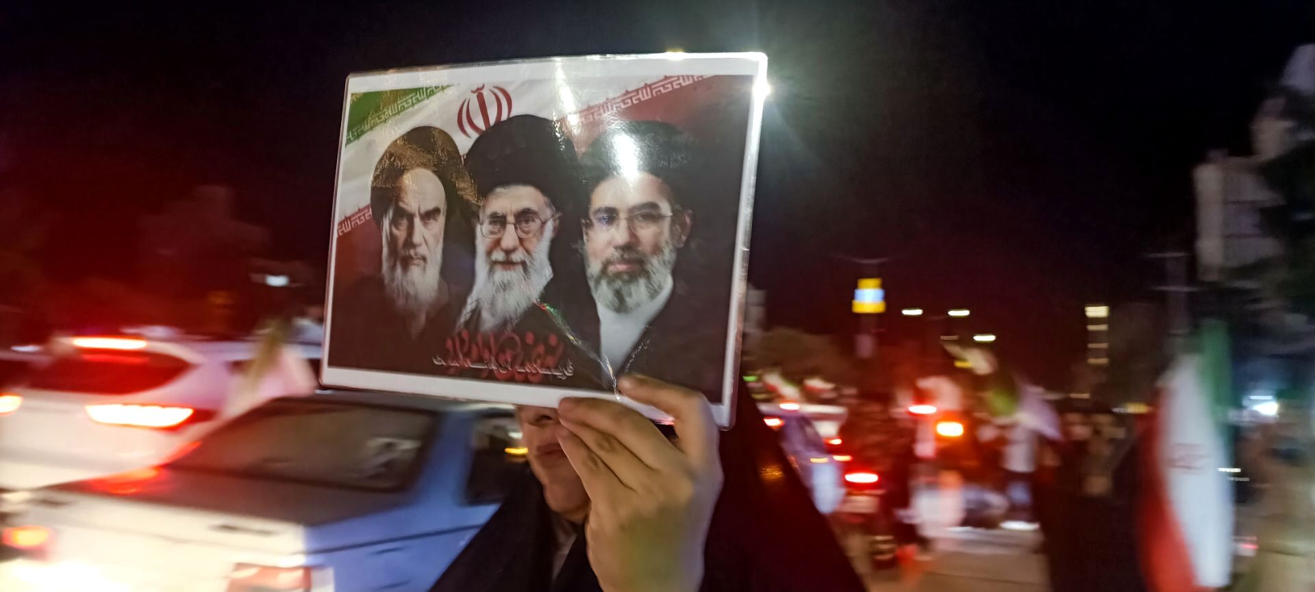 مراسم باشکوه وداع با پیکر دو شهید مطهر در نیشابور 