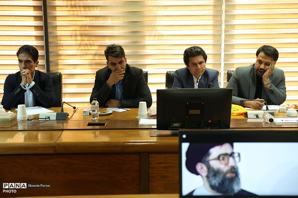 نشست هم اندیشی وزیر آموزش و پرورش با منتخبی از معلمان مدارس