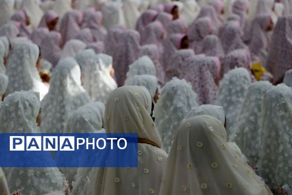 جشن تکلیف ۲۰۰۰نفری دانش‌آموزان دختر شهر یزد 