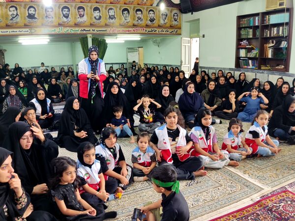 دبستان آوای مهر قائمشهر میزبان عزاداران حسینی شد