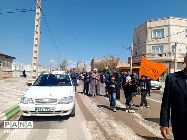 مردم شهر تیتکانلو در سوگ چهلمین روز شهادت رهبر معظم انقلاب