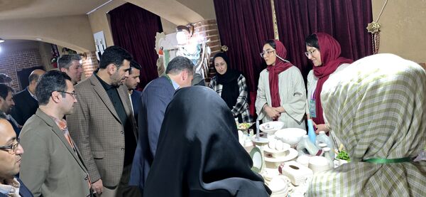برپایی بازارچه نوروزی ارغوان در فاروج