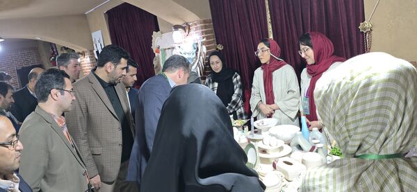 برپایی بازارچه نوروزی ارغوان در فاروج