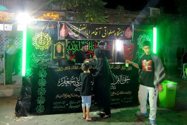 سوگواری عزاداران شهر قیامدشت در شب عاشورای حسینی
