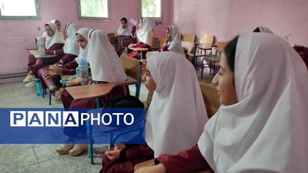 زنگ مهر در مدرسه استقلال نواخته شد