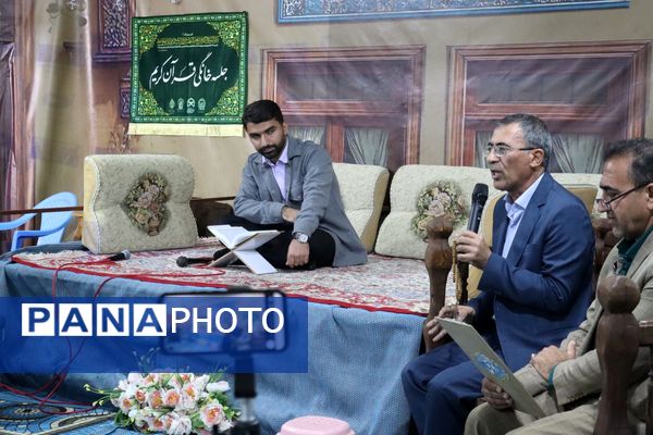 برنامه قرآنی «رواق» میزبان محفلی قرآنی