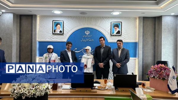 تجلیل سرپرست آموزش و پرورش استان مرکزی از دانش‌آموزان افتخارآفرین در المپیک دانش‌آموزی 