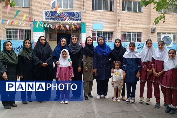 بازدید کارشناس مسئول سلامت و تندرستی آموزش و پرورش شهرستان قدس، از دبستان پروین، در جایگاه یک خانه محیط زیستی