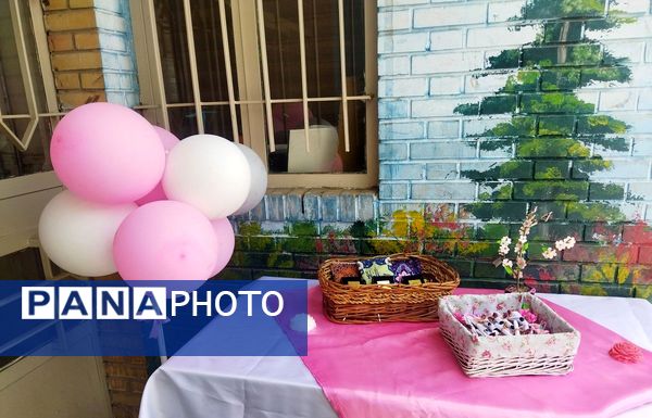 آیین سپاس معلم به مناسبت هفته گرامیداشت مقام معلم توسط دانش آموزان منطقه پردیس