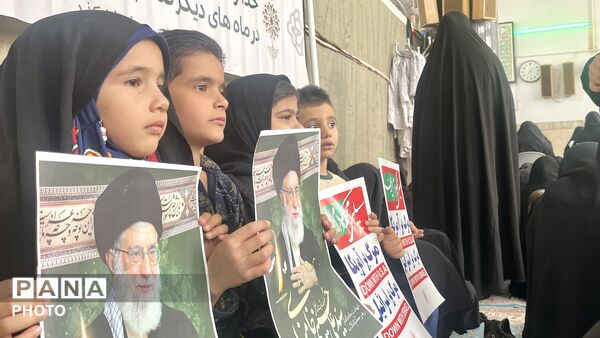 نماز جماعتی که در غم فراق پدر امت خوانده شد