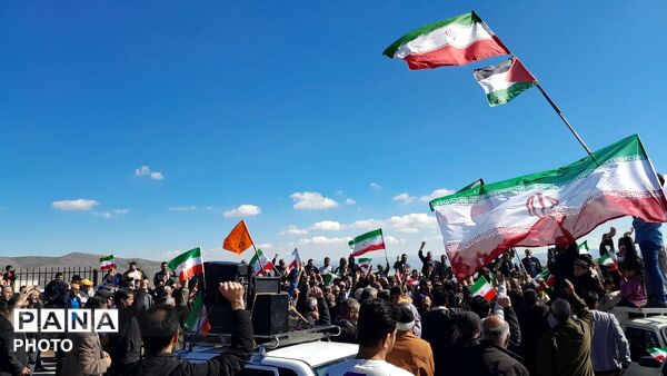 راهپیمایی مردم شهر علی آباد دمق به‌مناسبت روز ۱۲ فروردین