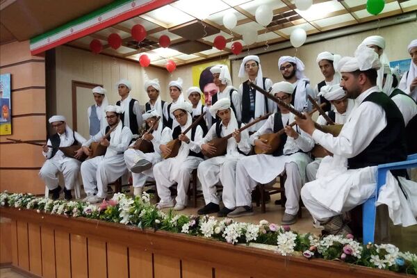 هنرنمایی دانش‌آموزان نوازنده در دیار شیخ جام