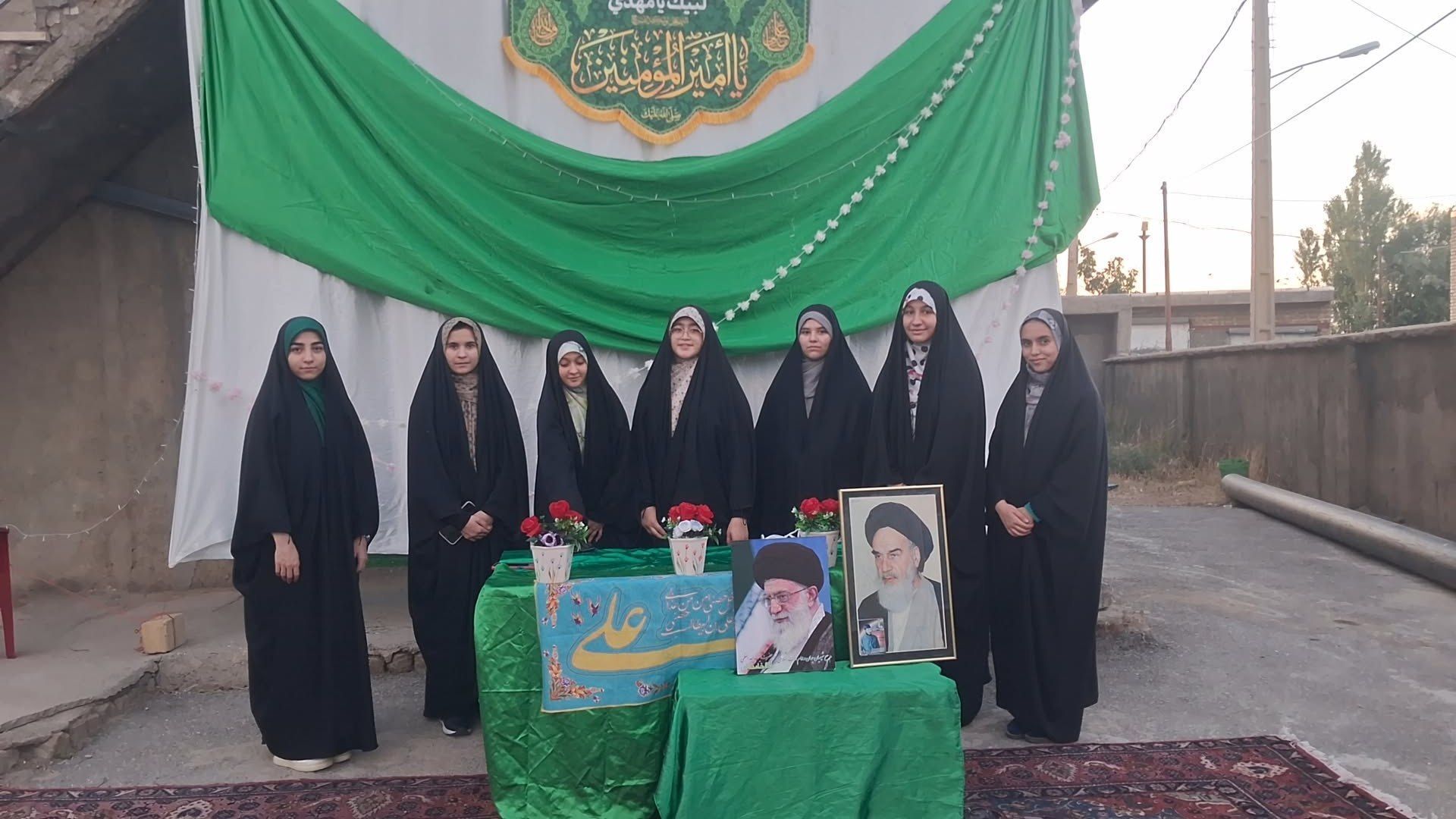 حماسه مردمی در کنجوران سفلی؛ تجدید عهد و بیعت با رهبری در گردهمایی باشکوه اهالی منطقه