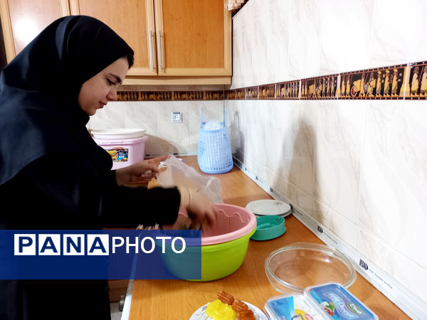 دیدار دانش‌آموزان انجمن اسلامی دبیرستان فاطمه الزهرا با همسر شهید علیرضا جمیلی شیروان