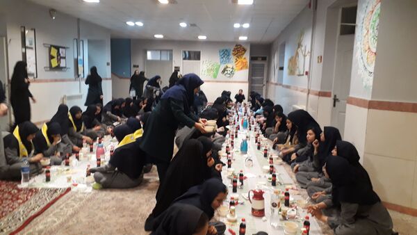 در روز‌های پایانی ماه رمضان دانش‌آموزان پیشتاز میزبان سفره همدلی شدند