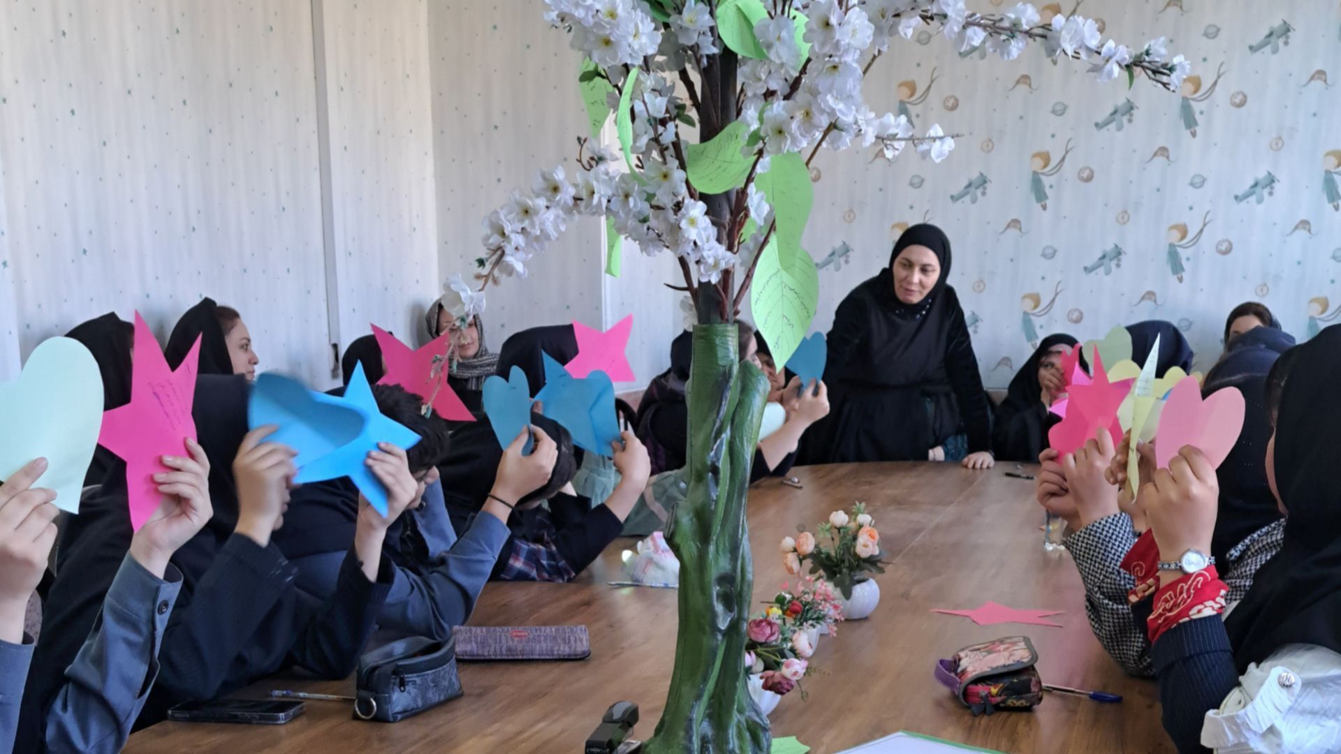 گفت‌وگوی نسل‌ها در کارگاه مادر دختری