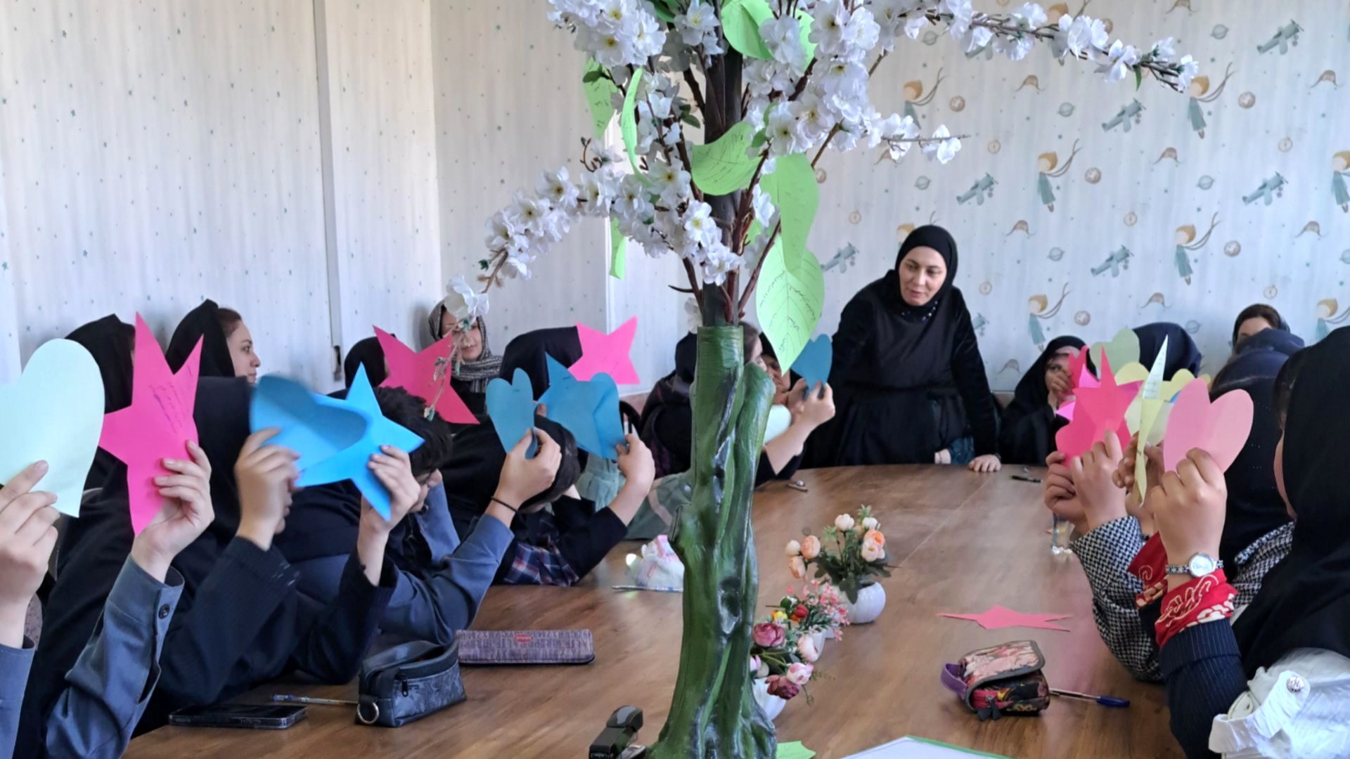 گفت‌وگوی نسل‌ها در کارگاه مادر دختری