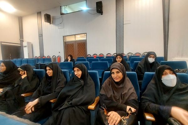 مراسم تجلیل از معاونین پرورشی، مربیان تربیتی و مشاورین مدارس منطقه کهریزک 