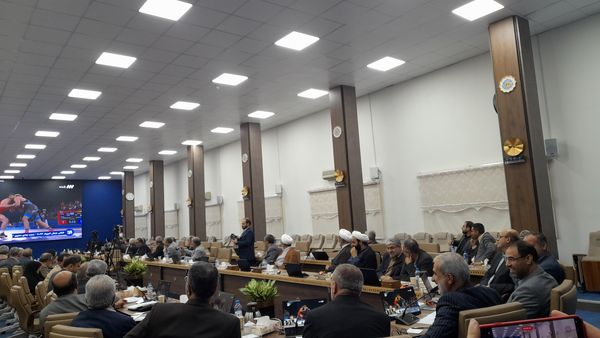 تماشای کشتی المپیک در استانداری مازندران با حضور وزیر آموزش و پرورش