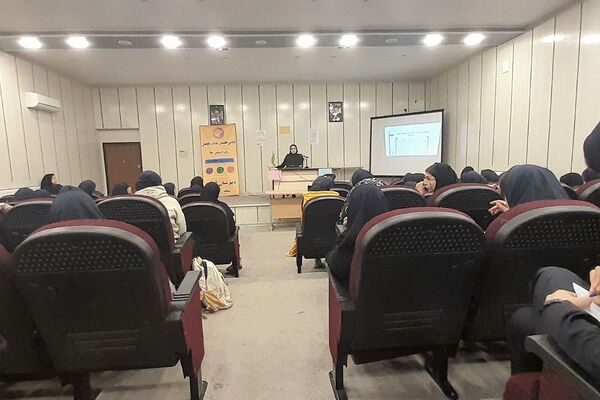 جلسه هدایت تحصیلی در دبیرستان آزاده رودهن 