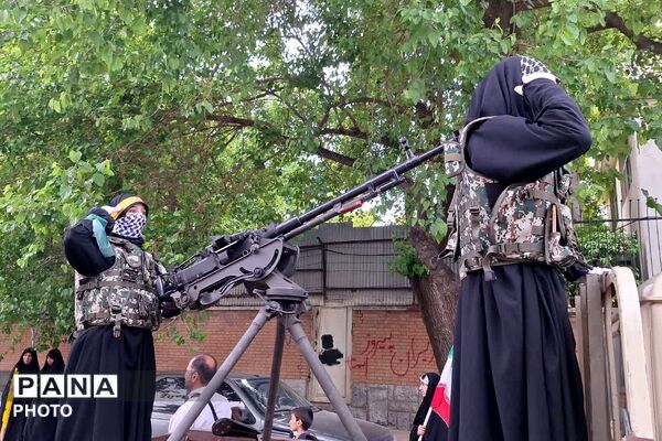 رزمایش بانوان و دختران بسیجی در شیراز