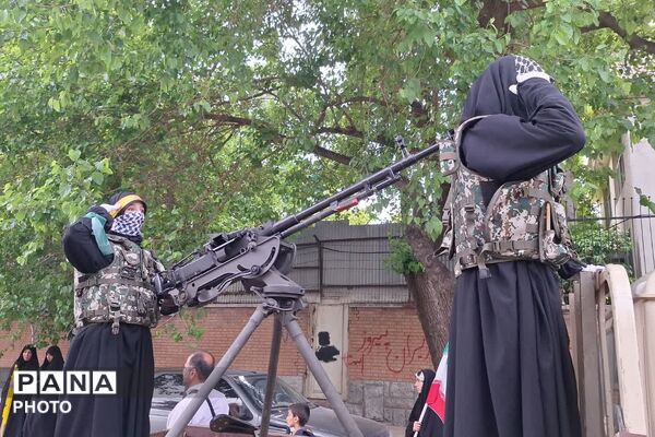 رزمایش بانوان و دختران بسیجی در شیراز