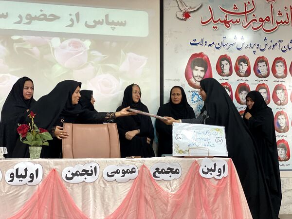 مجمع عمومی انجمن اولیا مربیان دبیرستان نمونه دولتی آمنه(س)