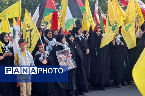 خروش مردم قرچک در پی شهادت دبیرکل حزب‌الله لبنان