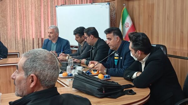 جلسه بررسی عملکرد و کیفیت آموزشی مدارس شهرستان بن با حضور مسئولان استانی