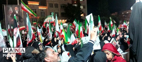  اجتماع پر شور مردم به همراه زنجیر زنی در بلوار فضل