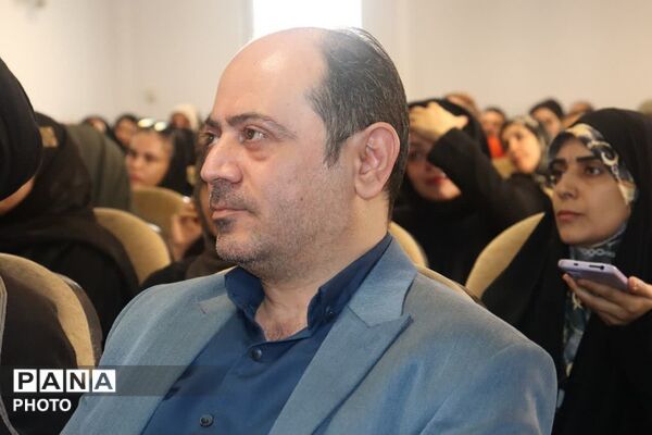 برپایی جلسه انجمن اولیا و مربیان در دبیرستان شهید بهشتی ناحیه دو شهرری 