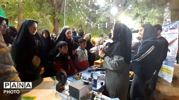 اعضای تشکل‌های دانش‌آموزی اصفهان پای کار ایران
