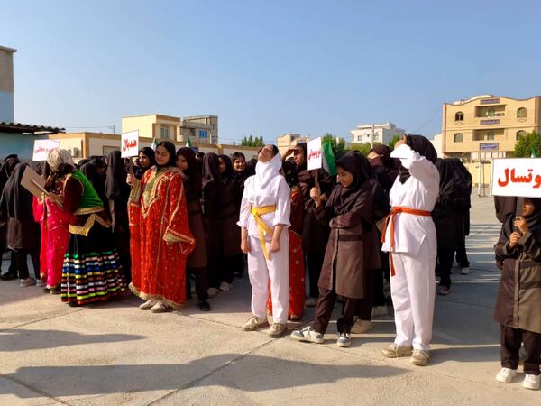 هفته «تربیت بدنی» در دبیرستان نمونه دولتی عترت شهرستان جاسک