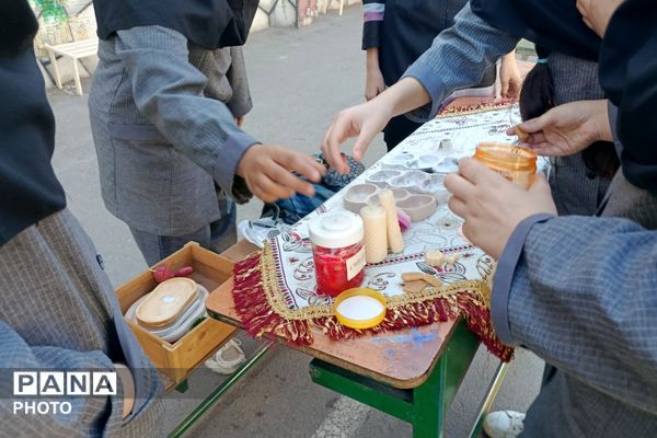 رنگِ خلاقیت در مدرسه رستمرودی پیچید؛ برگزاری بازارچه خوارزمی