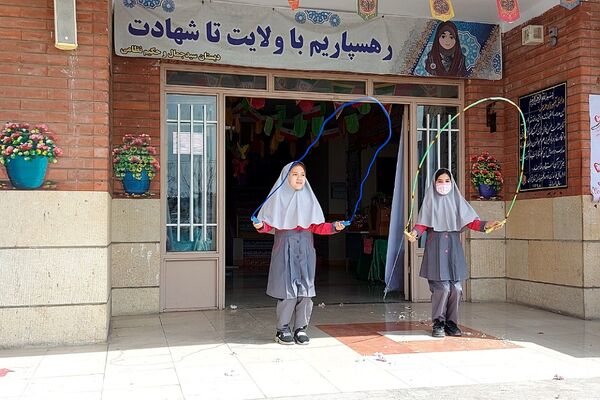 برگزاری جشن احسان و نیکوکاری در دبستان حکیم نظامی کهریزک 