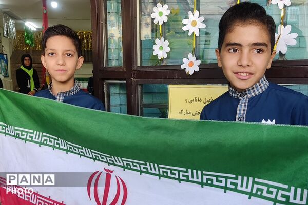 جشن شکوفه ها در مدارس ناحیه دو شهرری 