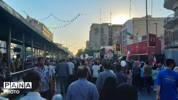 مهمونی ده کیلومتری غدیر در تهران؛ حماسه‌ای در امتداد بعثت و بیعتی دوباره با ولایت