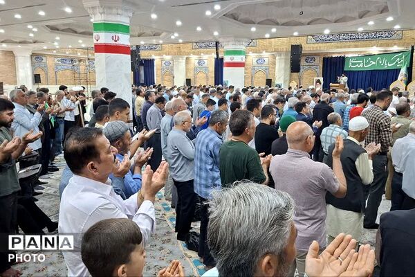 شکوه بندگی در نماز عید قربان باقرشهر 
