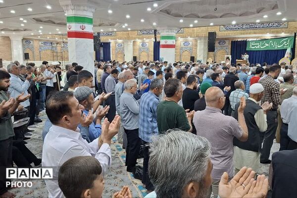 شکوه بندگی در نماز عید قربان باقرشهر 