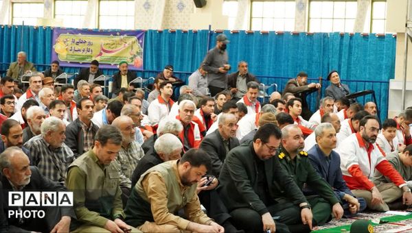 برگزاری میز خدمت آموزش و پرورش در مصلی امام خمینی(ره)