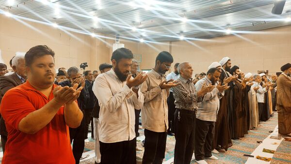 نماز جمعه در حرم مطهر امامزاده جعفر بن موسی الکاظم (ع) پیشوا 