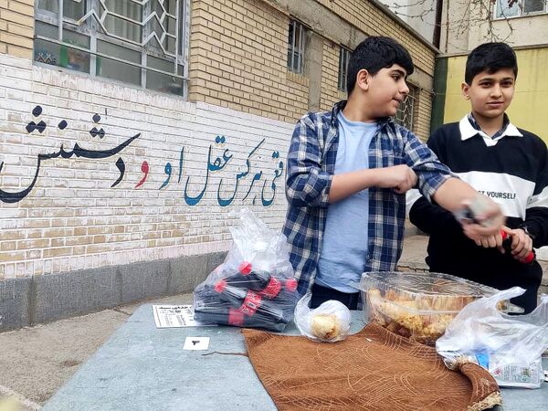 برپایی بازارچه دانش‌آموزی به‌مناسبت عید مبعث 