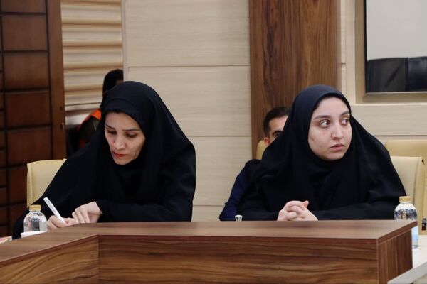 نشست خبری مدیرکل راه و شهرسازی و مدیران دستگاه‌های متولی حمل و نقل یزد