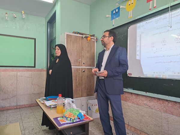 توانمندسازی نومعلمان ملارد در راستای طرح شهید همت در دبستان حضرت صدیقه(س)