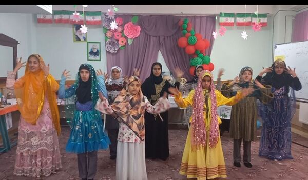 استقبال دانش‌آموزان منطقه پردیس از جشنواره ماها 
