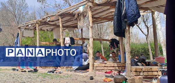 آیین باستانی سیزده بدر در دهکده ی  چوبی نیشابور