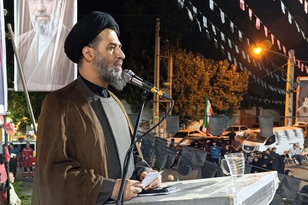 دشمن با همه توان آمد، اما ملت ایران ایستادگی کرد